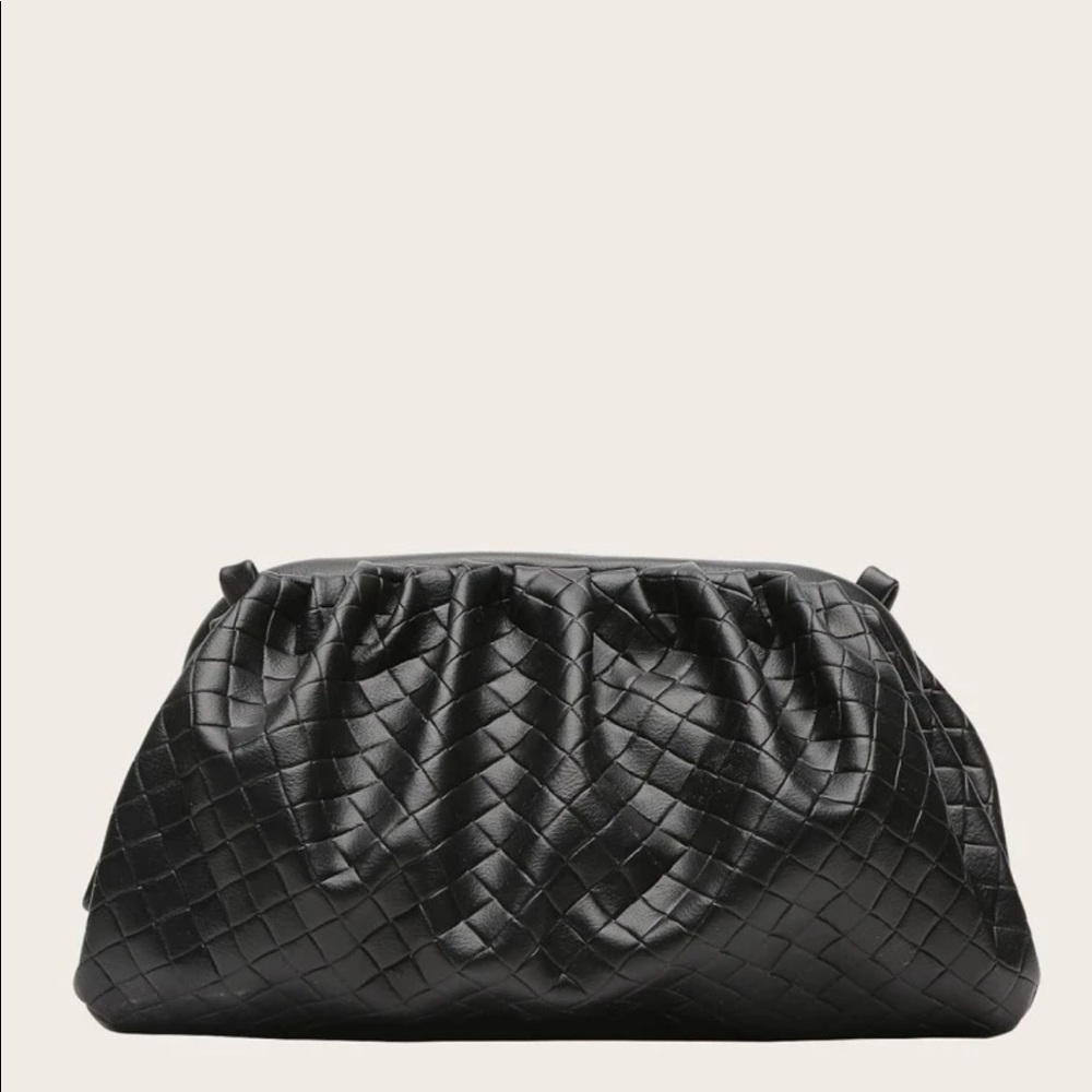 Woven clutch bag